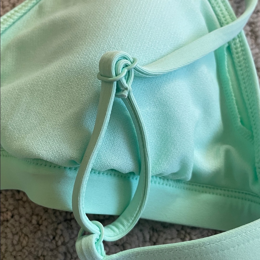 🌿Roxy Mint Green Bikini Top Medium NWT Adjustable Straps Clasp Back - Picture 7 of 7